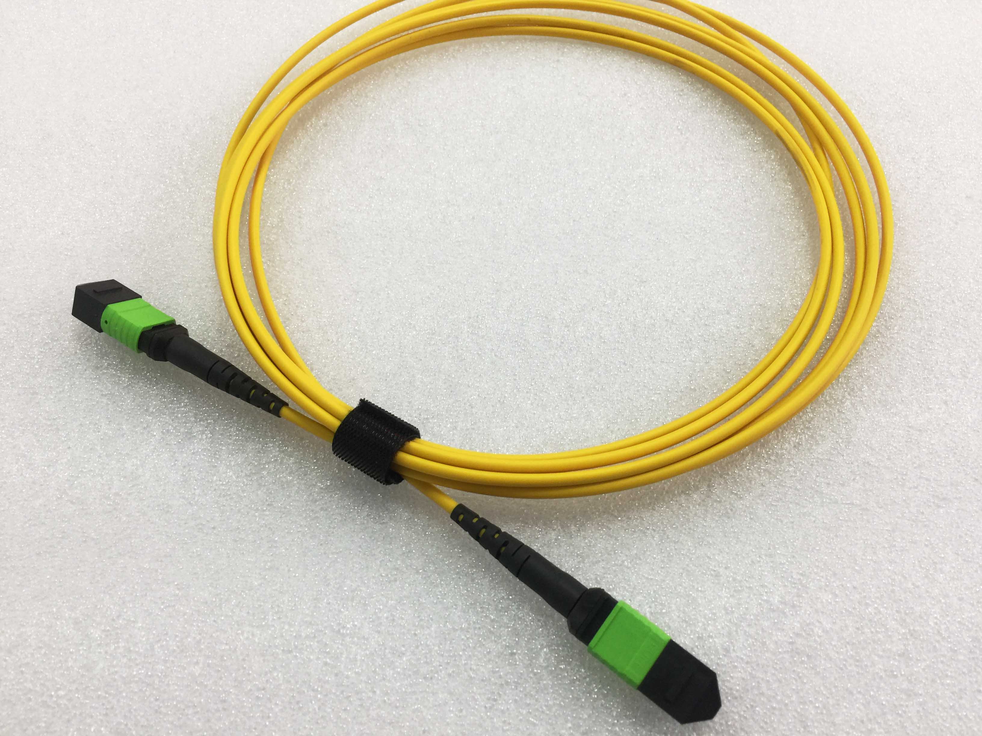 MTP/MPO光缆 | 12芯MPO MTP光纤跳线OS2黄色3M LSZH
