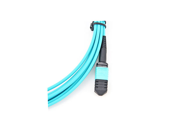 数据中心布线MTP MPO光纤跳线OM3 12光纤C型