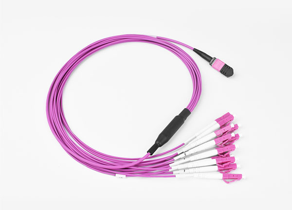用于高速光纤布线的MTP/MPO-LC光纤干线电缆多模OM4