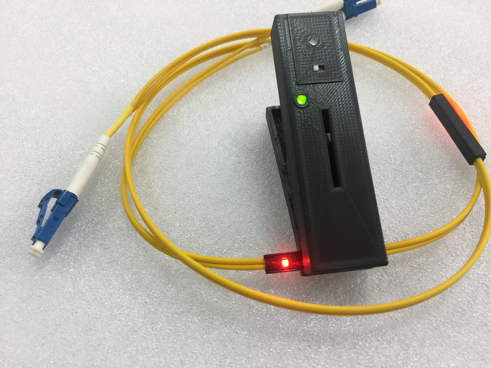 可追踪光纤跳线液晶/UPC双工跳线G657A1 LSZH黄色